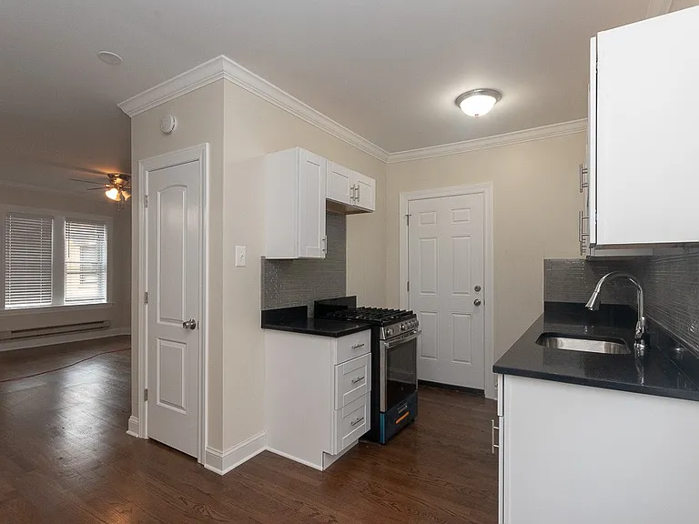 3817 N Greenview Ave #W4 — Photo 7