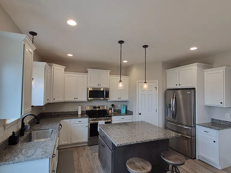 6179 Ballyshannon Dr — Photo 13