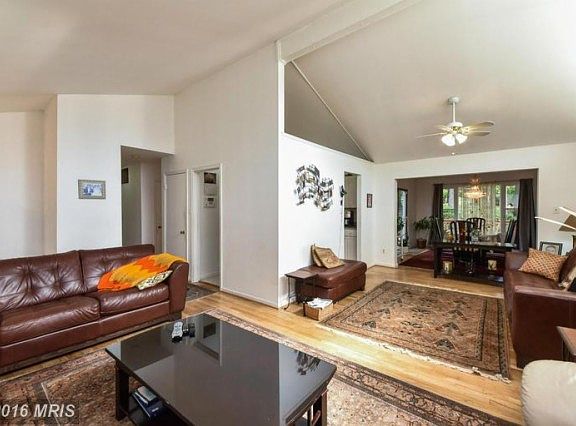 5th image of 5303 Gainsborough Dr