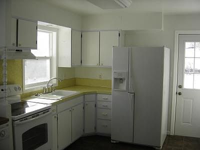 3rd image of 2216 6th St NW