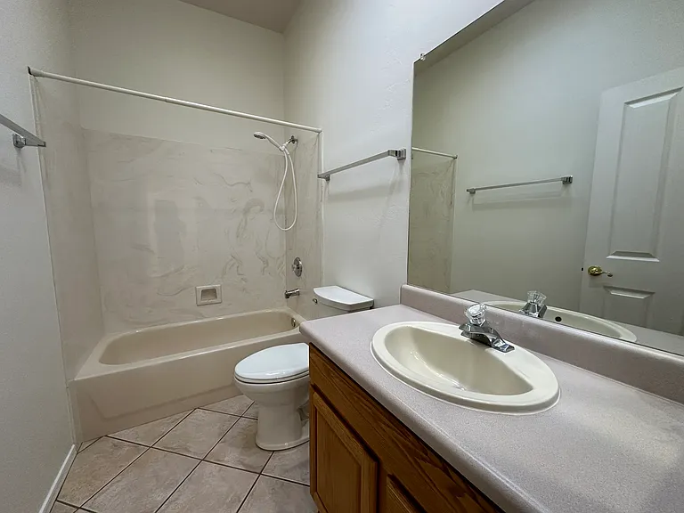 8435 N Hanks Pl — Photo 10
