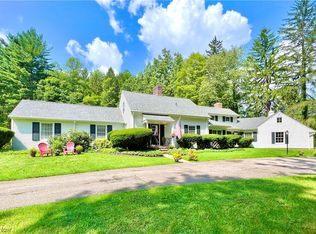 1774 Sudbury Rd, Gates Mills, OH 44040