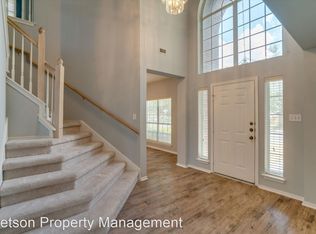 1102 W Black Locust Dr, Pflugerville, TX 78660