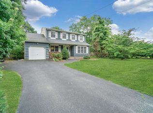 1429 Sycamore Ave, Bohemia, NY 11716