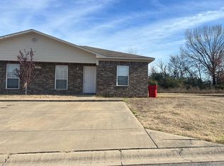 108 Eastgate Dr APT B, Morrilton, AR 72110
