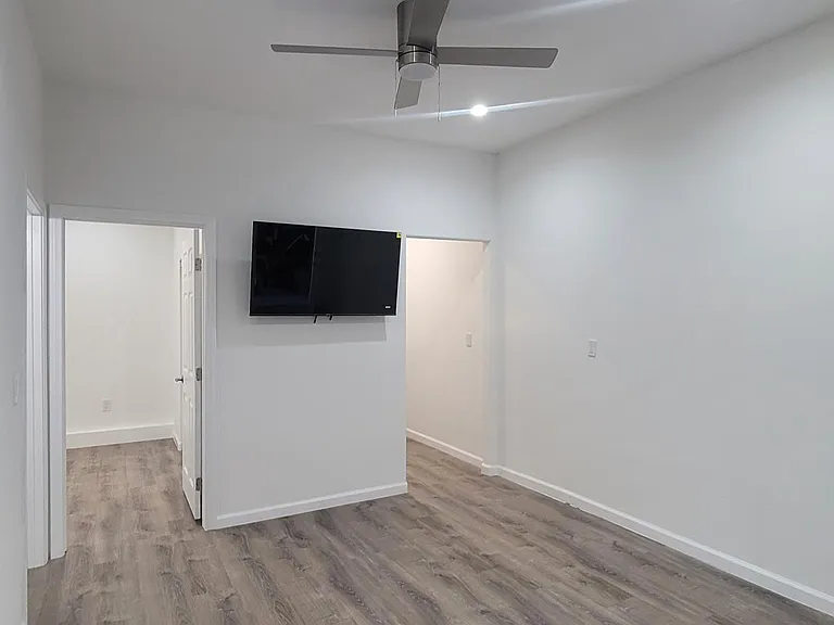 48440 Charlton Peak St — Photo 3