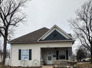 965 S Main St, Saint Clair, MO 63077