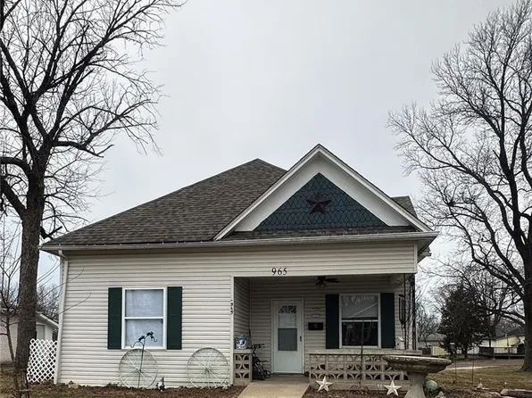 965 S Main St, Saint Clair, MO 63077