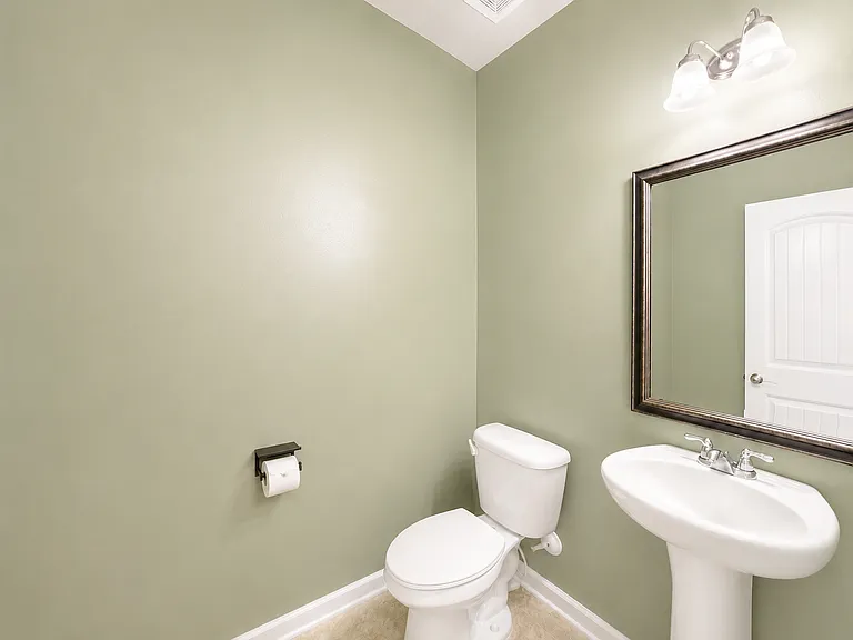 11 Phaeton Ave — Photo 15