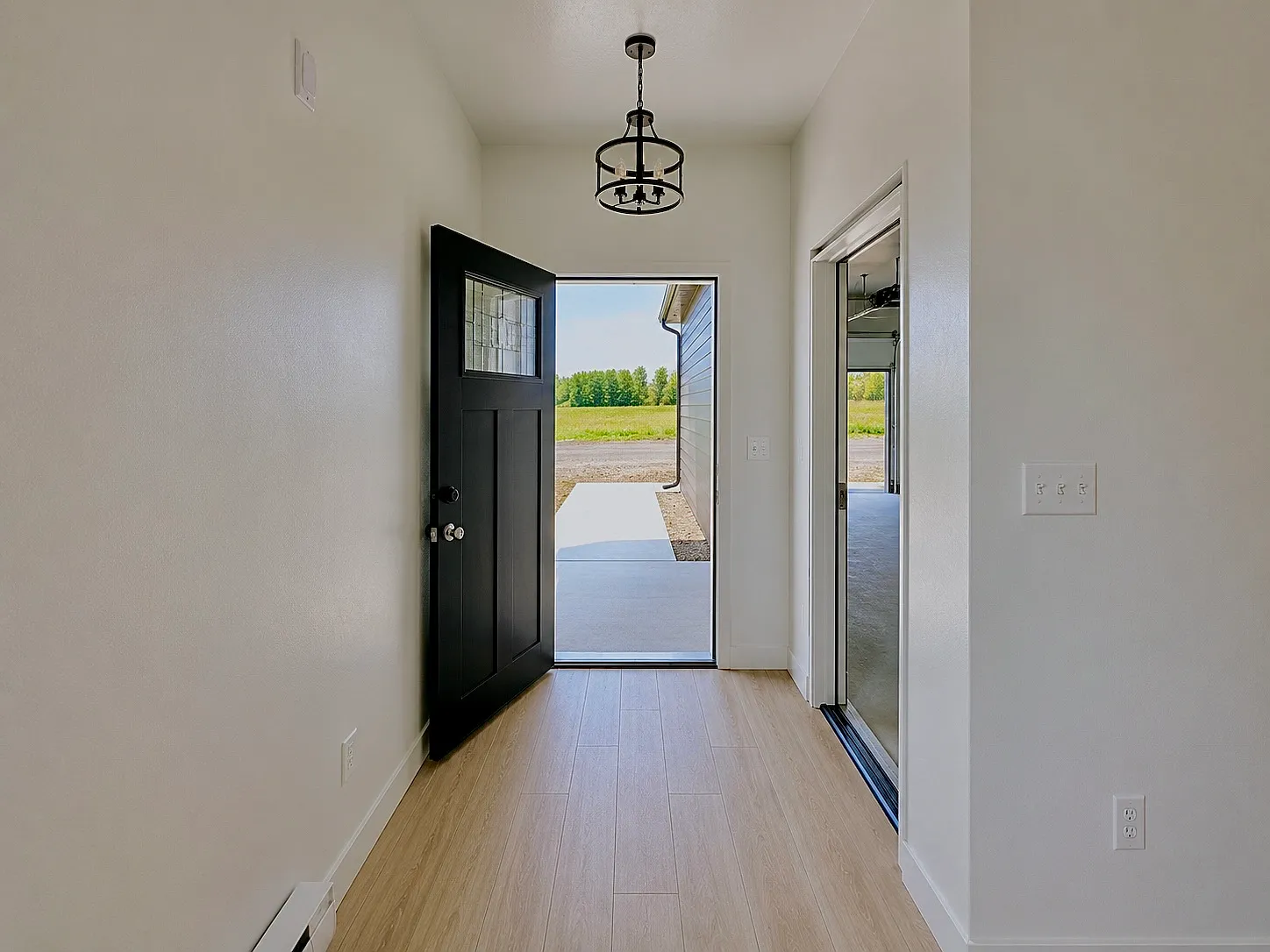 107 W Gail — Photo 2