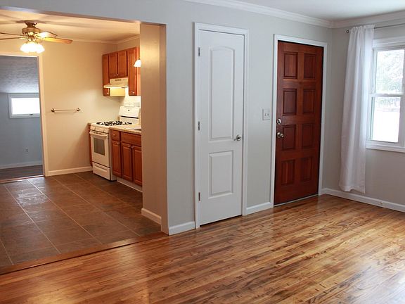 4th image of 3915 Potters Hollow Dr