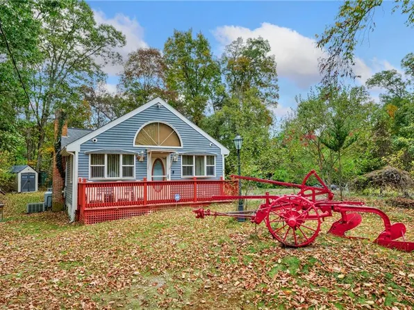 51 Day Rd, Cumberland, RI 02864