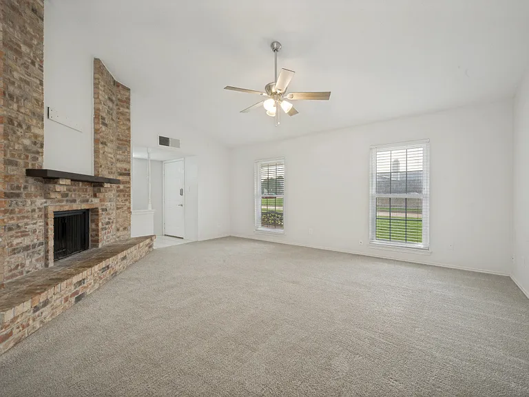 4128 Liverpool Dr — Photo 2