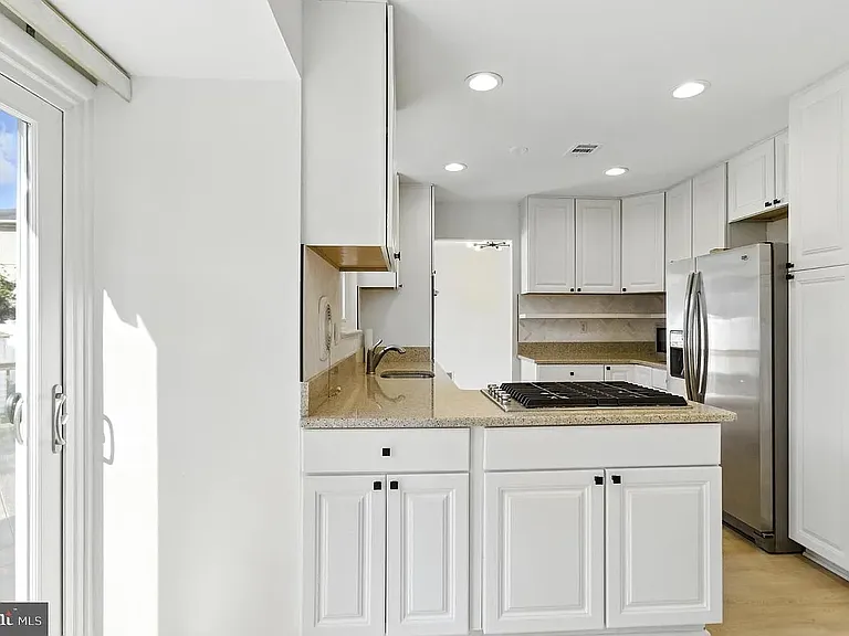 6407 Kirby Rd — Photo 14