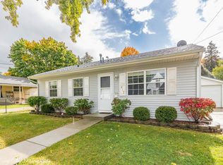 412 Cottage Row, Sycamore, IL 60178