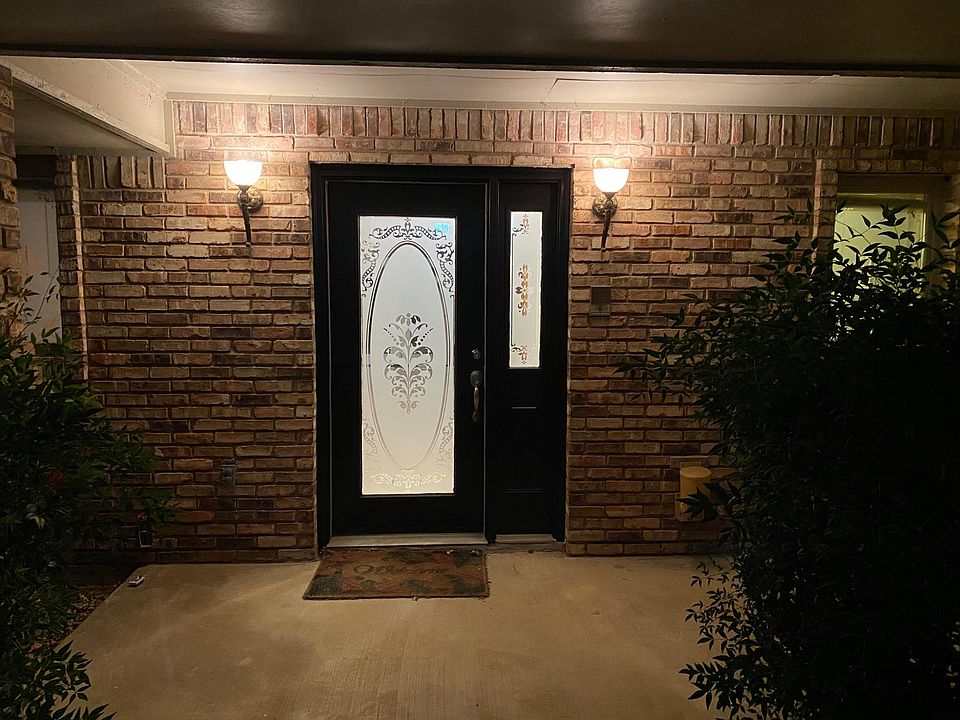 1st image of 1705 Warwickshire Ct E