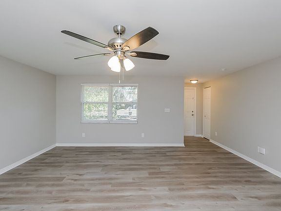 3rd image of 4107 Canoga Park Dr