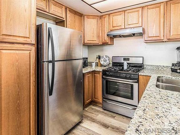 4th image of 2135 E Valley Pkwy Unit 50