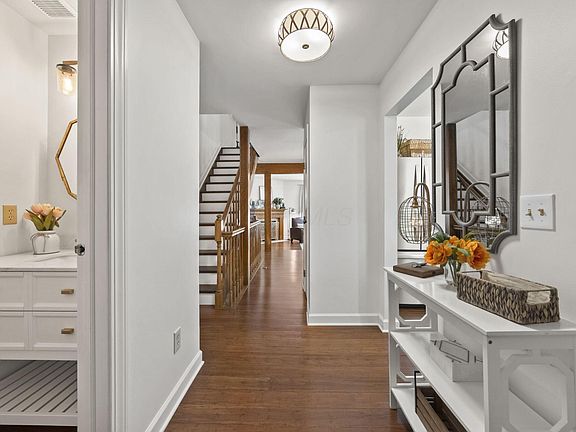 4th image of 5784 Parkbridge Ln #124