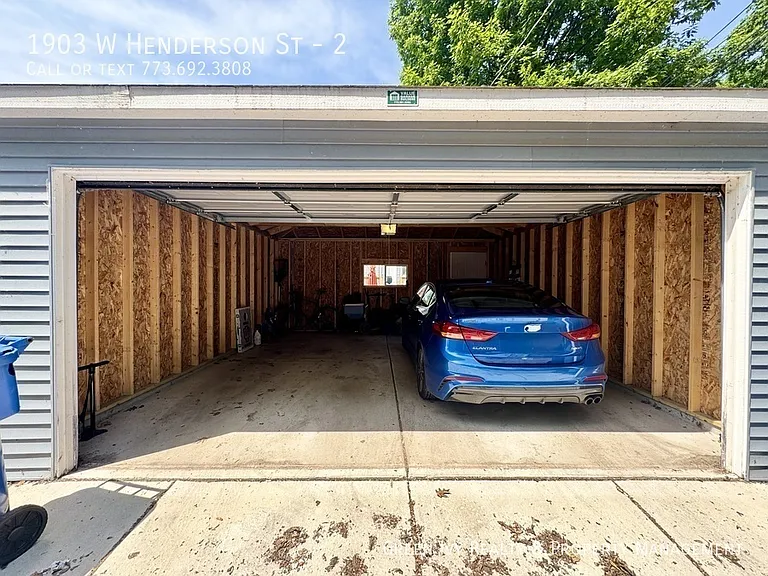1903 W Henderson St #2 — Photo 3