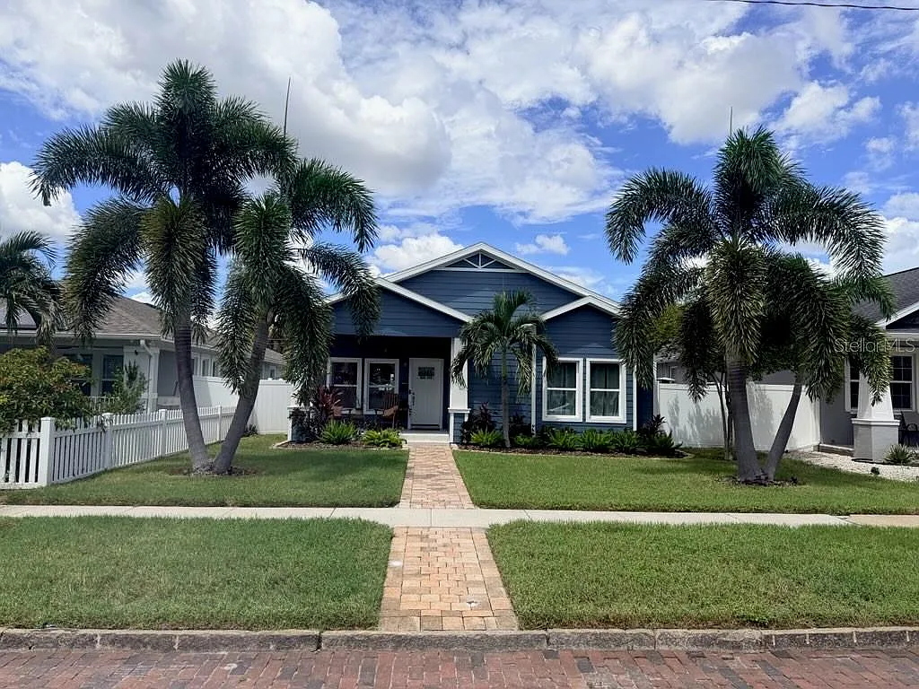 3 bed, 2.0 bath, 1448 sqft, $3,500 — Photo 2