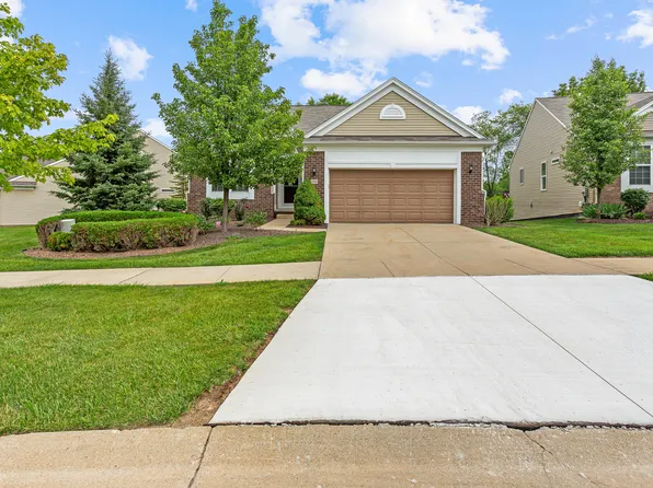 554 Glacier Ln, Howell, MI 48843