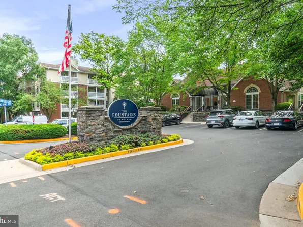 1504 Lincoln Way APT 110, Mc Lean, VA 22102