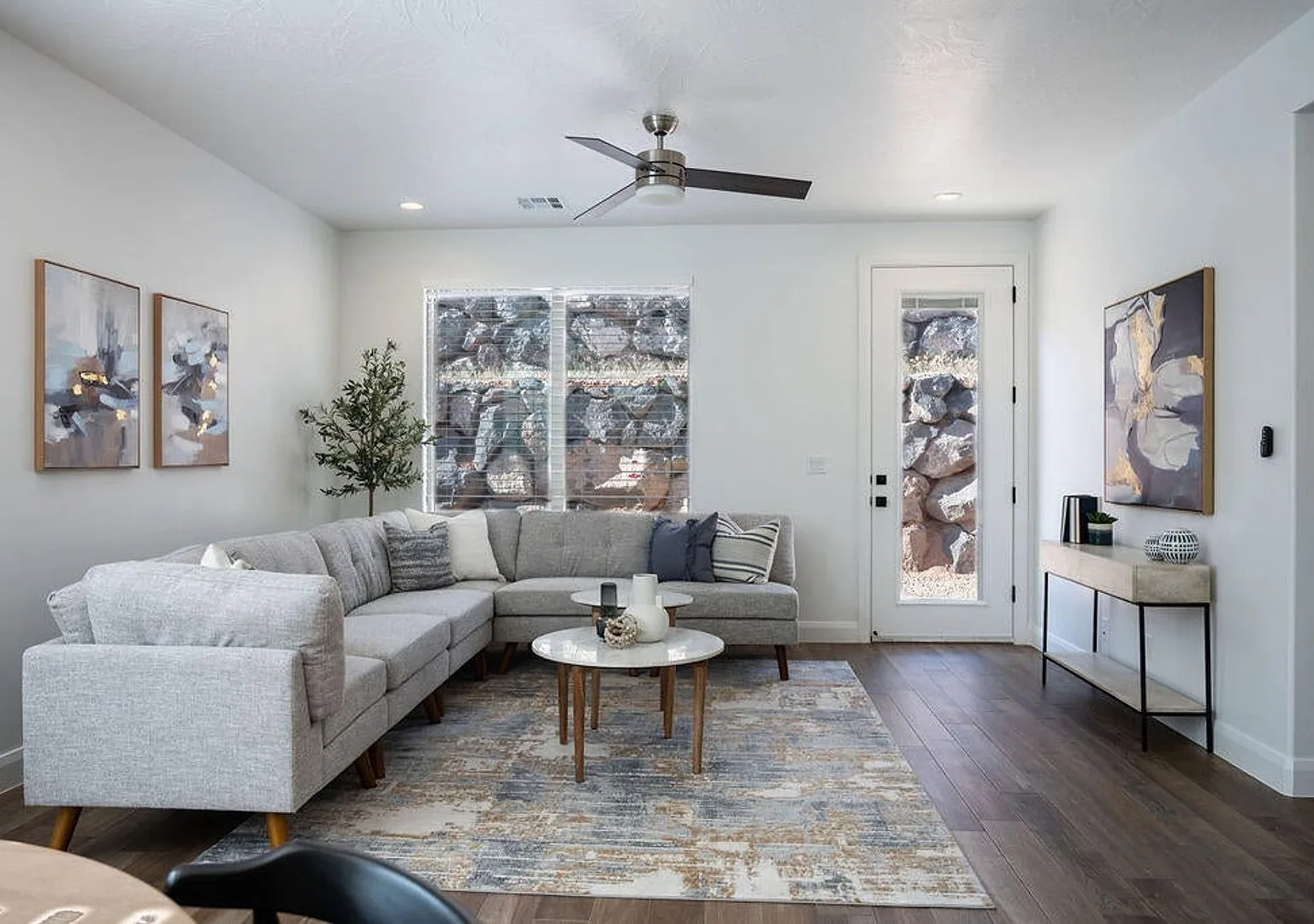 Available!! Beautiful Brio Home! Pet Friendly!! — Photo 4