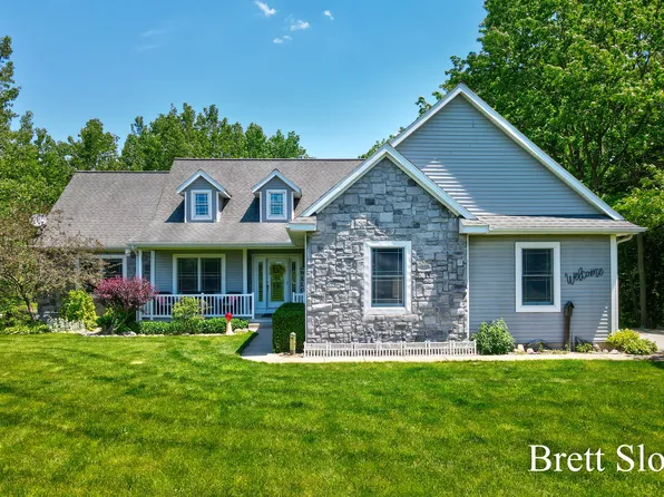 2147 Sunflower Dr, Hopkins, MI 49328