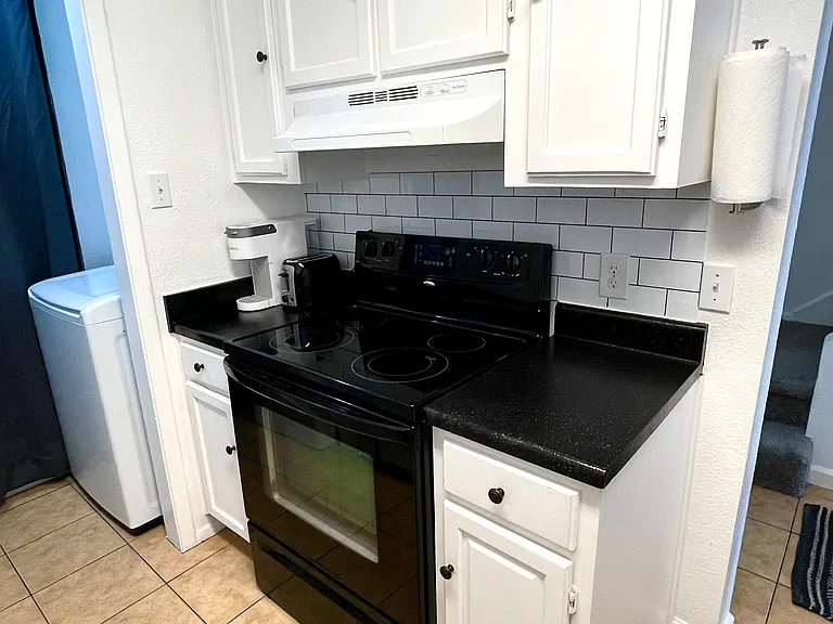 5763 Shadydell Dr — Photo 8