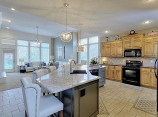 16010 S Locust St, Olathe, KS 66062