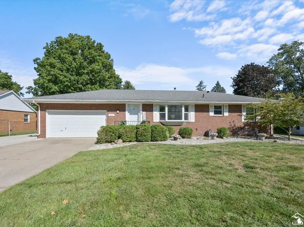 9032 Lawrence Dr, Temperance, MI 48182