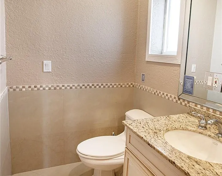 360 SE 12th Ave — Photo 28