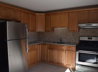 807 Tucker Rd APT 4, Dartmouth, MA 02747