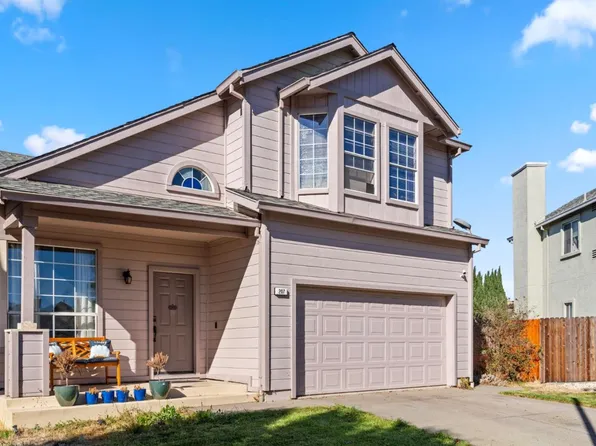 207 Filbert Ct, Suisun City, CA 94585