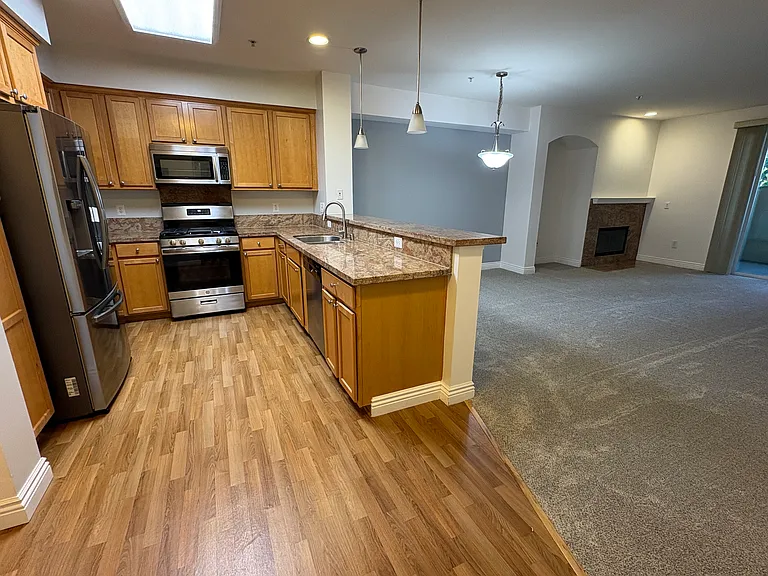 1310 Creekside Dr — Photo 7