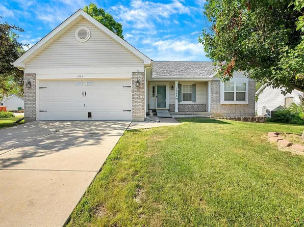 1753 Lake Meade Dr, Pacific, MO 63069