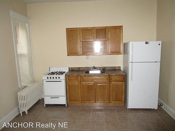 3rd image of 3845 Poplar St #2874932