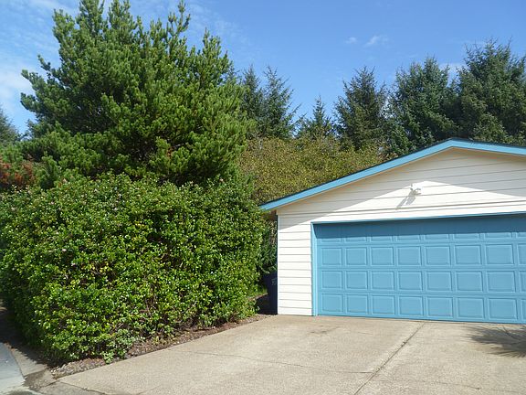 4th image of 6240 NE Evergreen Ln