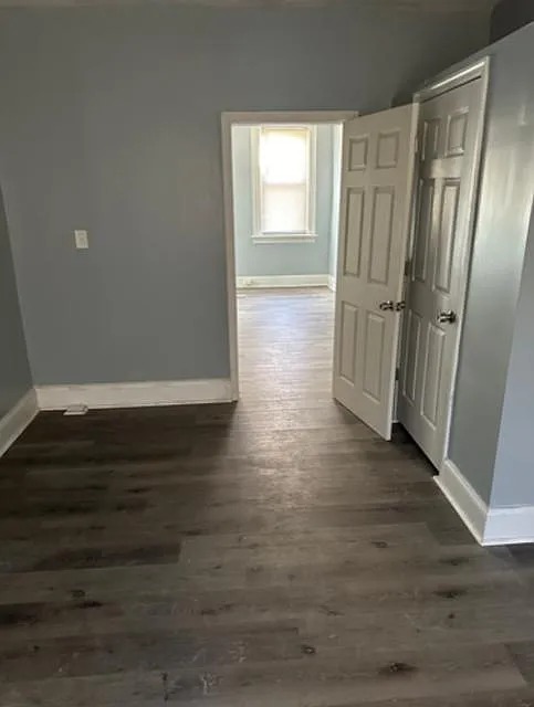 Building Photo - 2610 Oswego Ave #1