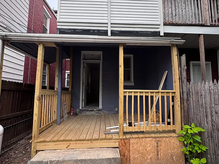 1323 Berryhill St #1 — Photo 18