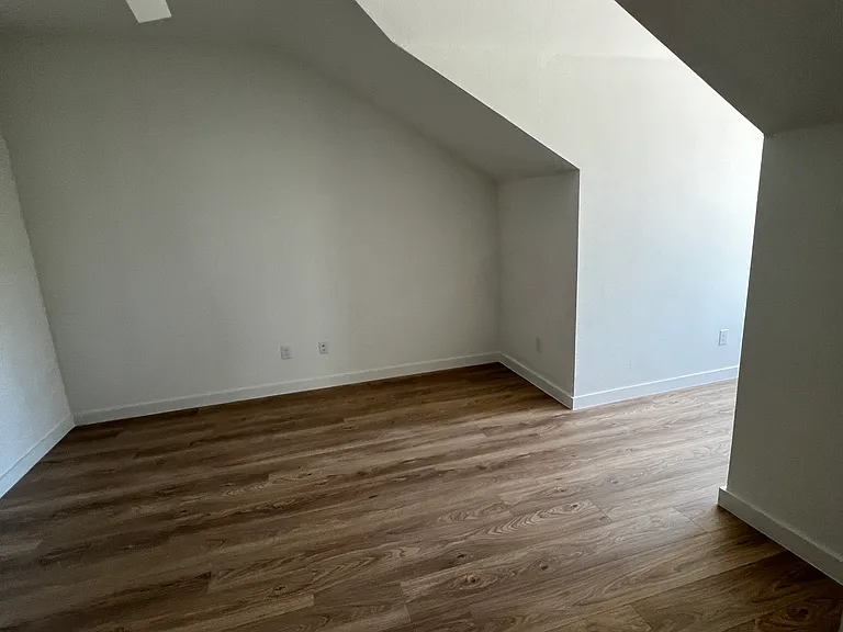 309 W Cedar St — Photo 9