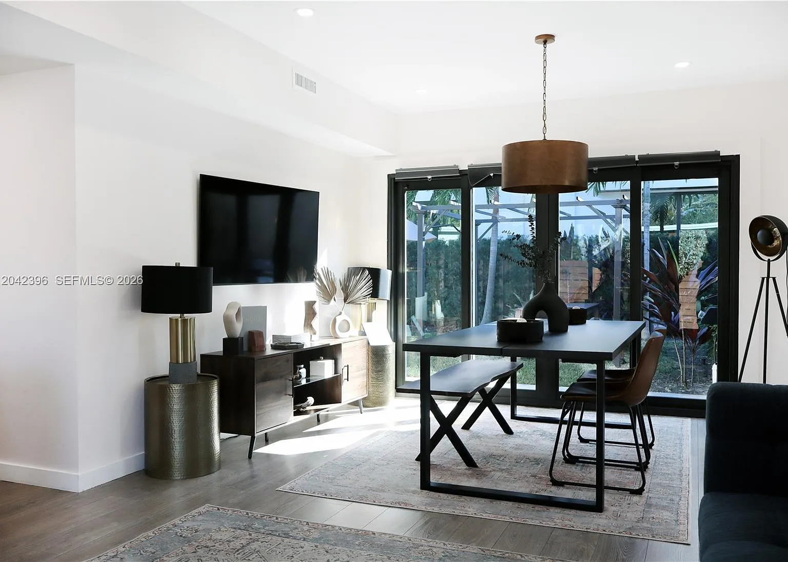 Lake Ridge — Photo 1