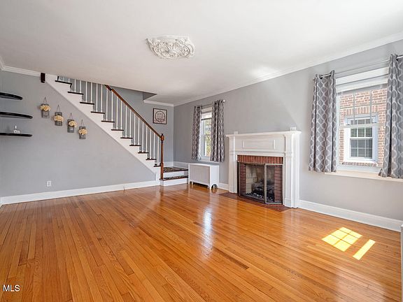 4th image of 134 Rosemont Street