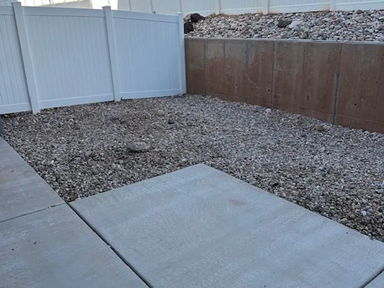 1601 Quartz Dr #D — Photo 40