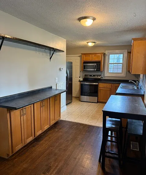 419 Chadwell Dr — Photo 4