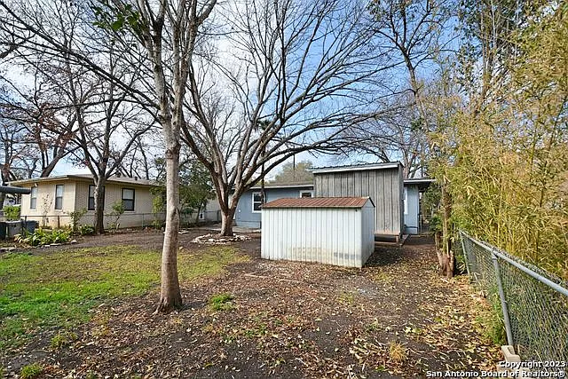 571 W Merriweather St — Photo 38
