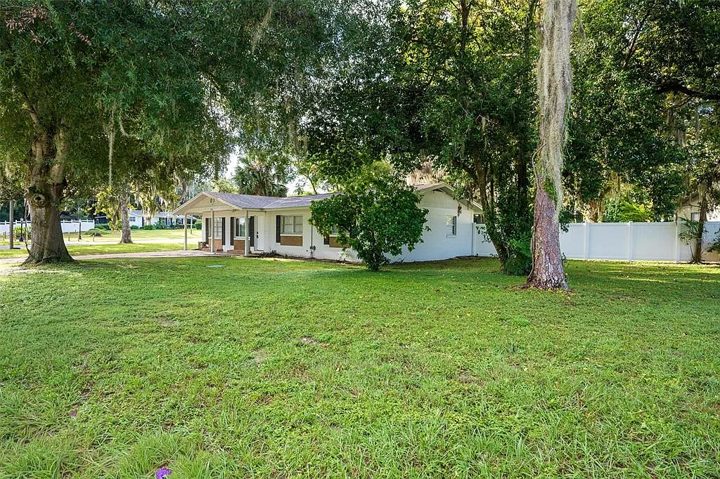 4 bed, 2.0 bath, 1404 sqft, $2,095 — Photo 4