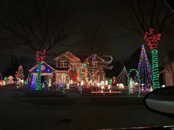 9200 Durham Dr, Huntley, IL 60142