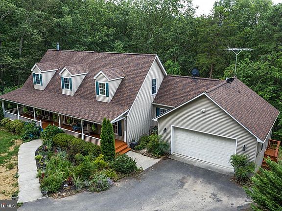 5th image of 544 White Pine Ln